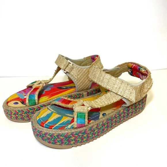 FARM Rio Shoes - NWT FARM Rio Colorful Toucans Flatform Raffia Velcro Sandal - Platform Tropical
